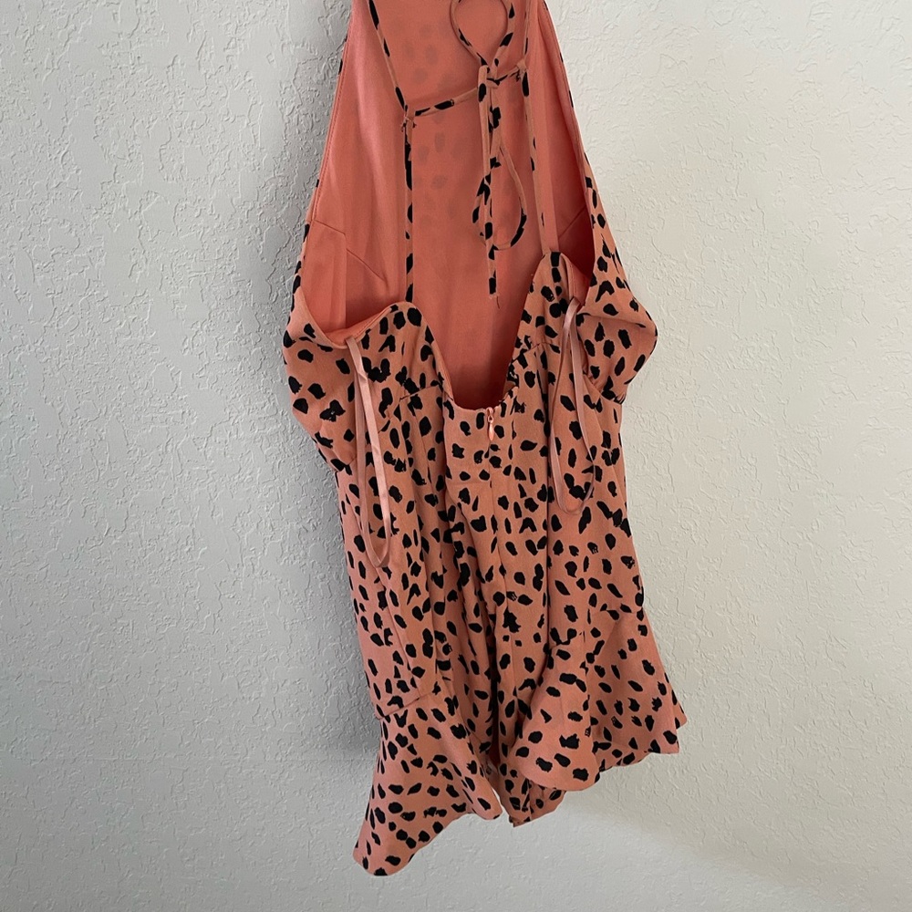 FLINTSTONE BACKLESS RUFFLE ROMPER - LIGHT CINNAMON - Picture 4 of 5